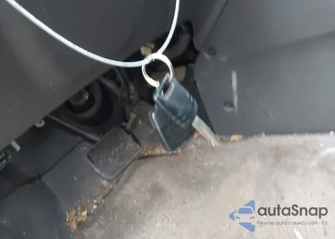 2005 Mazda Tribute S из США, поврежденный, VIN 4F2CZ04145KM22869